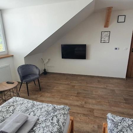 V Jeseniku Apartment Bagian luar foto